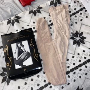 VICTORIA’S SECRET SYLKY SHAPERS